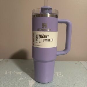 Stanley Flowstate Quencher H2.0 Tumbler 30 oz in the color Comforting Purple